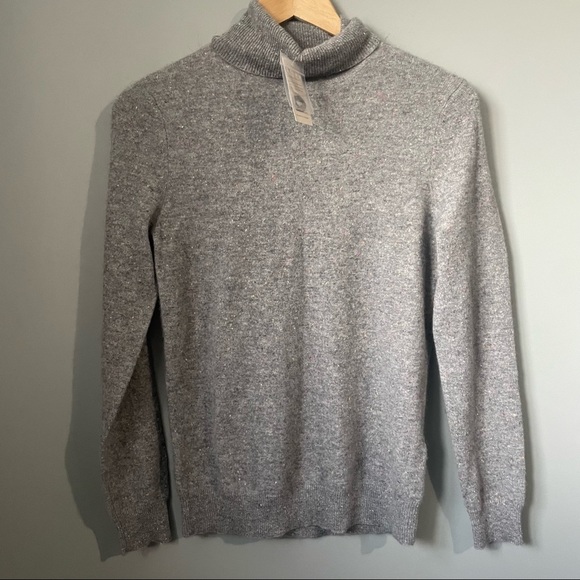 Lord & Taylor Sweaters - 🎀 NWT LORD & TAYLOR 100% cashmere turtle neck grey small 🎀